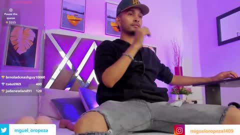 Snapshot of _miguel0 chatting on 09/28/25, 12:32 miguel online show from 09/28/25, 12:32