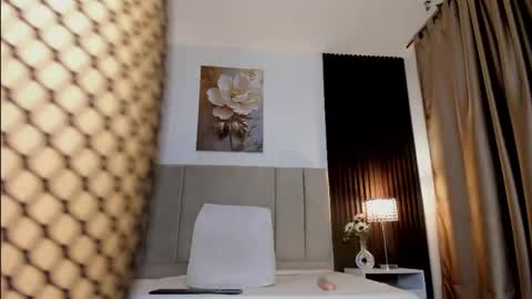 Snapshot of _mila_dyva chatting on 04/28/26, 04:01 _mila_dyva online show from 04/28/26, 04:01