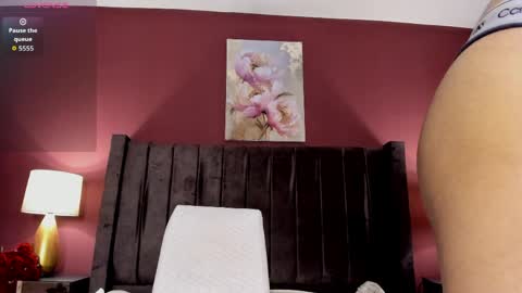 Snapshot of _mila_dyva chatting on 06/05/26, 12:00 _mila_dyva online show from 06/05/26, 12:00