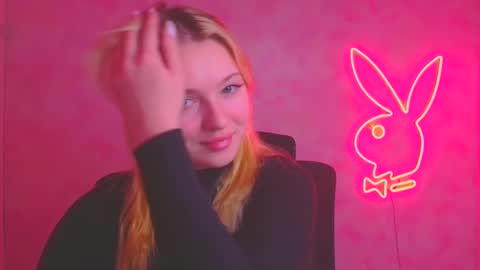 Melanie online show from 11/18/25, 06:40