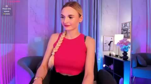 Snapshot of _mila_lux_ chatting on 06/24/26, 09:25 Mila online show from 06/24/26, 09:25
