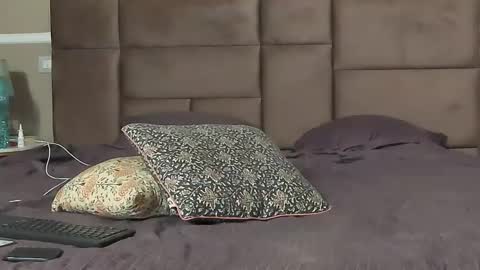 AstrideVonTeese online show from 02/04/25, 09:10