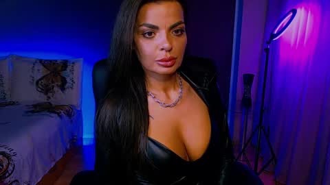 Snapshot of _milani_ chatting on 04/15/26, 05:31 Milani online show from 04/15/26, 05:31