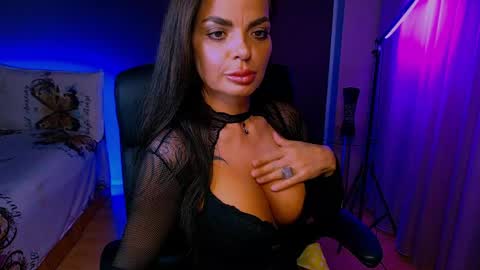 Snapshot of _milani_ chatting on 05/27/26, 05:21 Milani online show from 05/27/26, 05:21