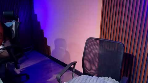 Call me Miley  online show from 05/09/26, 08:52