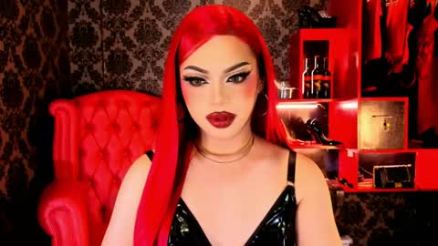 Snapshot of _ministryofsin_ chatting on 05/19/26, 01:56 Raven Strauss online show from 05/19/26, 01:56