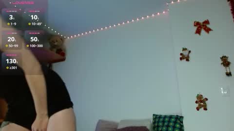 Snapshot of _mischa_xxx chatting on 12/14/25, 08:57 Mischa online show from 12/14/25, 08:57