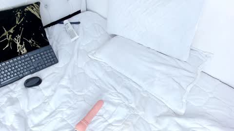 Mishelle online show from 12/11/24, 06:47