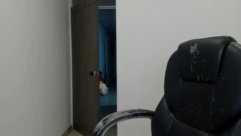 _miss_coco_ online show from 12/15/24, 05:02