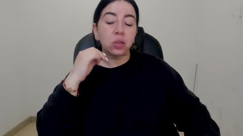 Snapshot of _miss_coco_ chatting on 11/12/25, 01:11 _miss_coco_ online show from 11/12/25, 01:11