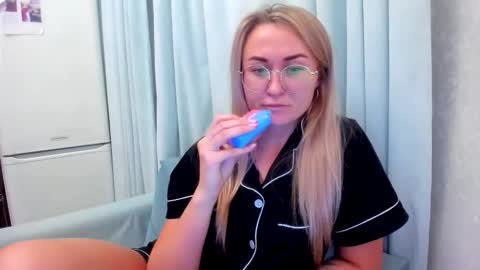 Eva online show from 10/14/25, 07:47