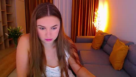 Mia online show from 09/18/25, 03:08