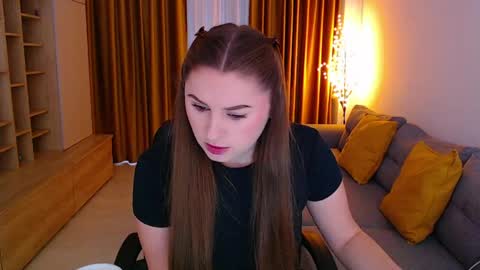 Mia online show from 04/15/26, 09:49