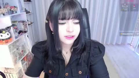 Hanna  Idependent Model   online show from 10/17/25, 04:15