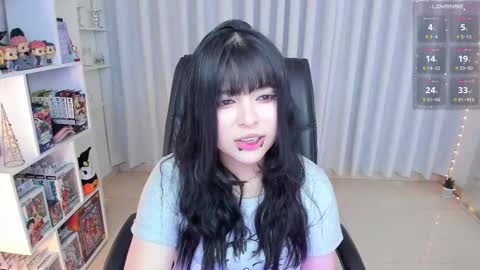 Hanna  Idependent Model   online show from 11/11/25, 06:35