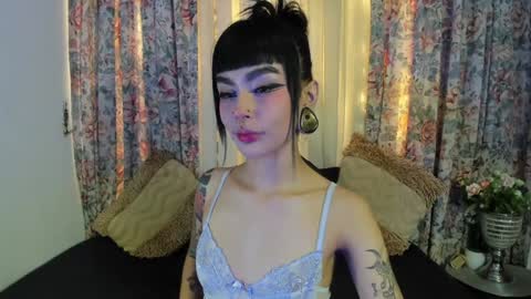 Snapshot of _mizuki chatting on 01/10/25, 06:06 mizuki online show from 01/10/25, 06:06