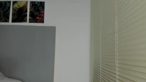 _molly_rosse_ online show from 11/04/25, 12:15