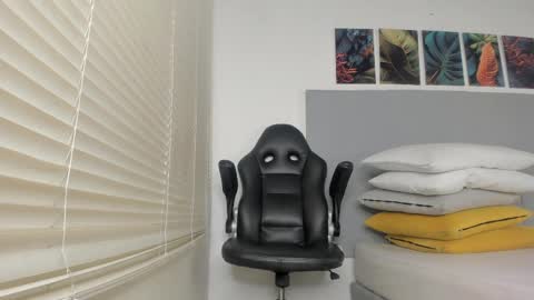 _molly_rosse_ online show from 04/14/26, 12:22