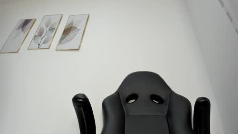 _molly_rosse_ online show from 05/25/26, 11:49