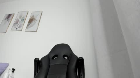_molly_rosse_ online show from 05/28/26, 12:02