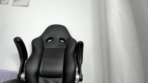 Snapshot of _molly_rosse_ chatting on 06/05/26, 12:00 _molly_rosse_ online show from 06/05/26, 12:00