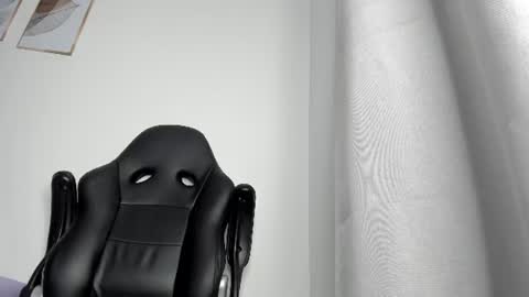 Snapshot of _molly_rosse_ chatting on 07/03/26, 12:00 _molly_rosse_ online show from 07/03/26, 12:00