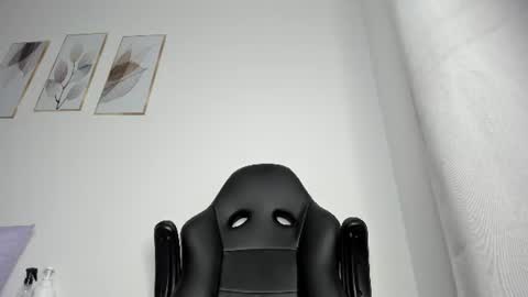 Snapshot of _molly_rosse_ chatting on 07/14/26, 12:00 _molly_rosse_ online show from 07/14/26, 12:00