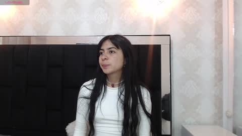 Snapshot of _mollyy chatting on 01/21/25, 12:57 Molly online show from 01/21/25, 12:57