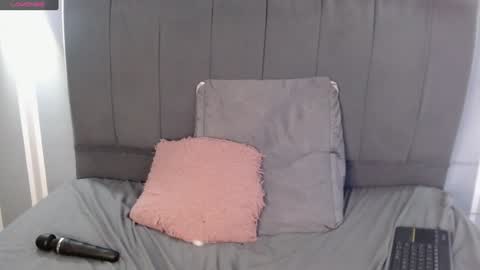 Snapshot of _mollyy chatting on 01/30/25, 01:33 Molly online show from 01/30/25, 01:33