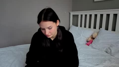 Snapshot of _mommy_casual_ chatting on 11/09/25, 02:21 Karina online show from 11/09/25, 02:21