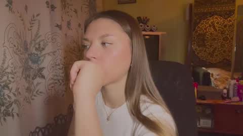 Mona online show from 02/04/26, 04:13