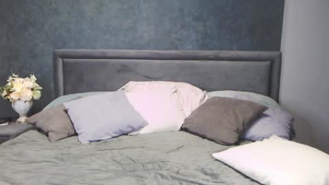 Snapshot of _monica__bellucci_ chatting on 01/24/25, 02:30 Alice online show from 01/24/25, 02:30