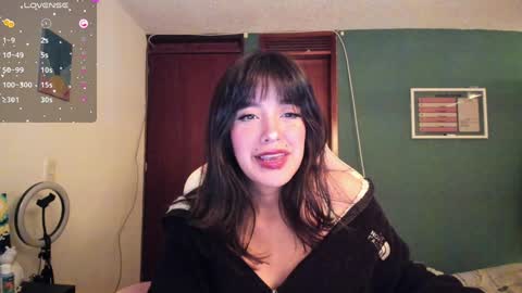 Snapshot of _moon_cake_ chatting on 02/05/25, 04:16 Next stream 950 pm Colombia time xd online show from 02/05/25, 04:16