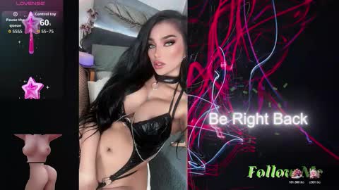 Snapshot of _morganmoore_ chatting on 10/19/25, 06:14 MORGAN KEEP ON FOLLOWING online show from 10/19/25, 06:14