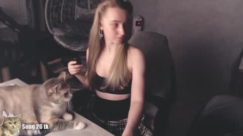 Snapshot of _mother_of_cats chatting on 10/15/25, 07:36 Debby online show from 10/15/25, 07:36
