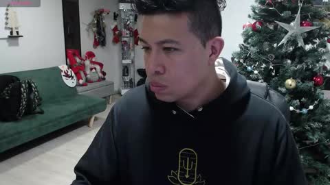 Snapshot of _mr_panda_ chatting on 12/05/25, 02:09 Panda online show from 12/05/25, 02:09