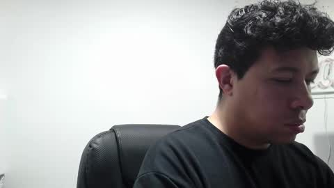 Snapshot of _mr_panda_ chatting on 03/20/26, 12:37 Panda online show from 03/20/26, 12:37