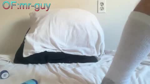 Snapshot of _mrguy_ chatting on 02/04/26, 08:36 _mrguy_ online show from 02/04/26, 08:36