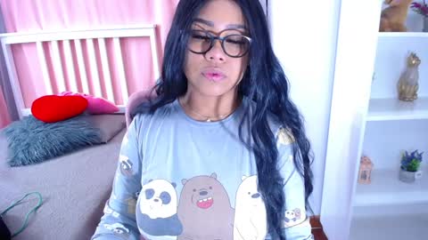 Snapshot of _nahom_ chatting on 01/22/25, 09:02 nahomi online show from 01/22/25, 09:02