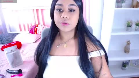 Snapshot of _nahom_ chatting on 02/18/25, 01:55 nahomi online show from 02/18/25, 01:55