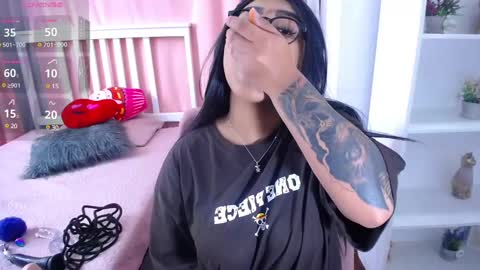 Snapshot of _nahom_ chatting on 02/25/25, 03:09 nahomi online show from 02/25/25, 03:09