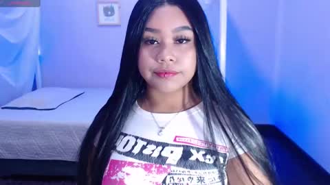 Snapshot of _nahom_ chatting on 03/10/25, 11:21 nahomi online show from 03/10/25, 11:21