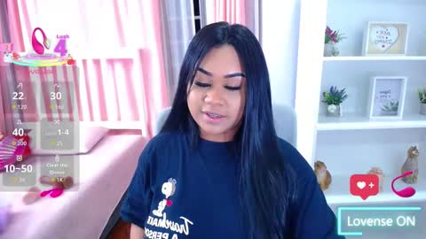 Snapshot of _nahom_ chatting on 09/30/25, 02:49 nahomi online show from 09/30/25, 02:49