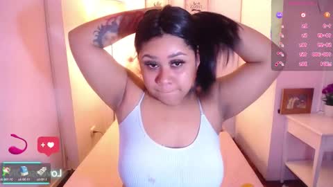 Snapshot of _nahom_ chatting on 10/27/25, 12:47 nahomi online show from 10/27/25, 12:47