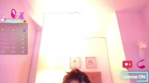 Snapshot of _nahom_ chatting on 11/04/25, 03:05 nahomi online show from 11/04/25, 03:05