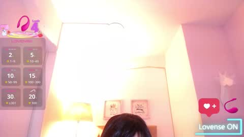 Snapshot of _nahom_ chatting on 11/11/25, 12:54 nahomi online show from 11/11/25, 12:54