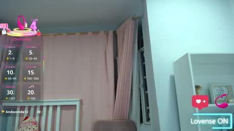 Snapshot of _nahom_ chatting on 11/28/25, 11:29 nahomi online show from 11/28/25, 11:29