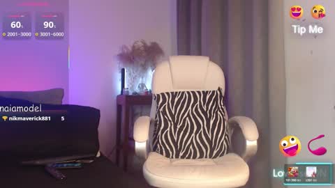 Snapshot of _naia_ross1 chatting on 02/25/26, 10:52 Naia Ross online show from 02/25/26, 10:52