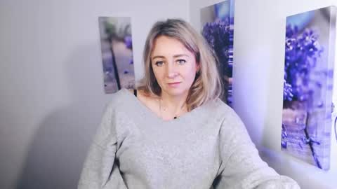 Snapshot of _naomi_fay chatting on 04/22/26, 11:12 Naomi online show from 04/22/26, 11:12