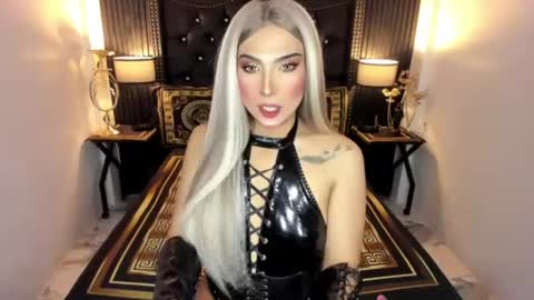 Snapshot of _natashacooper_ chatting on 07/06/26, 05:15 _natashacooper_ online show from 07/06/26, 05:15